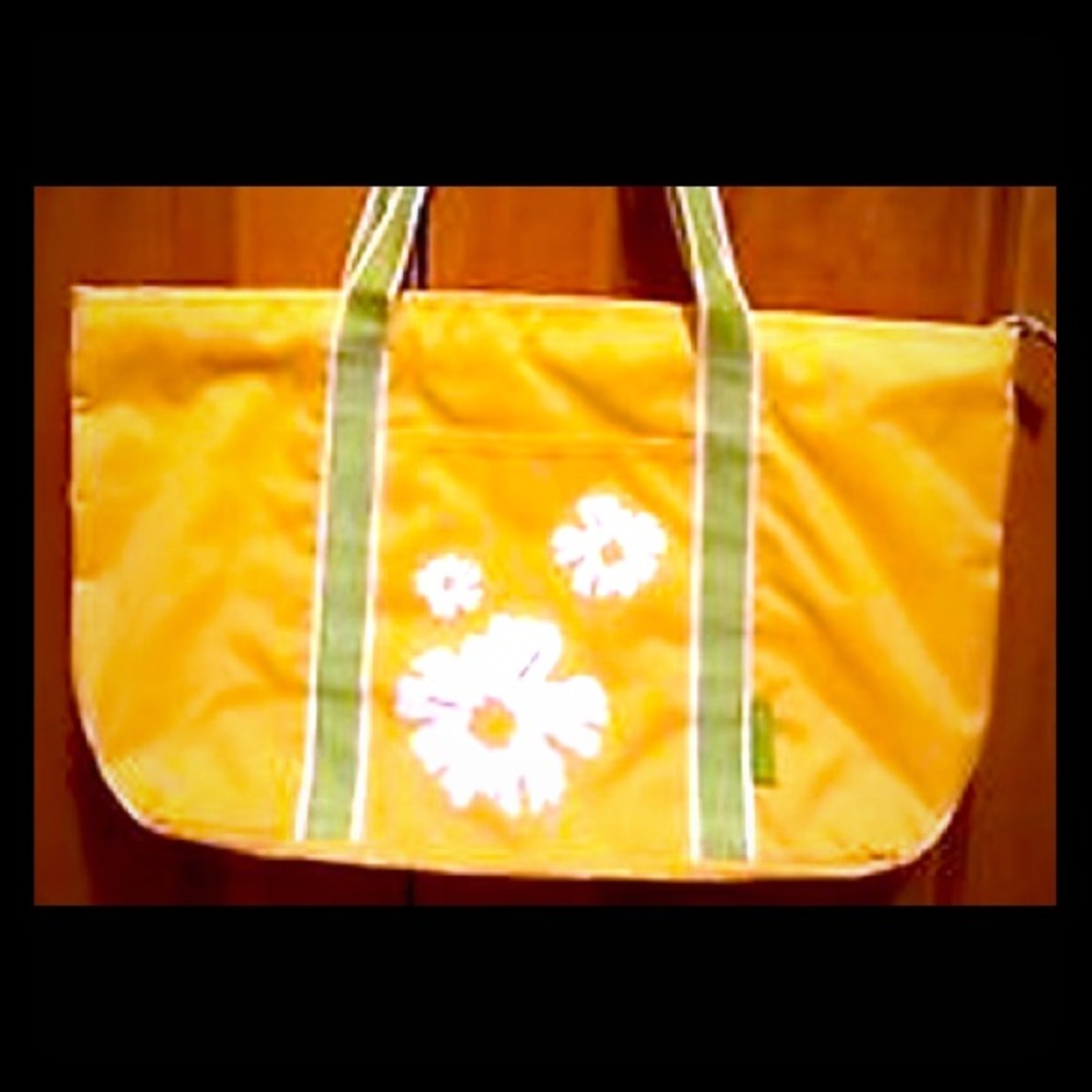 Lmt. Ed. Mary Kay pineapple tote (NEW)